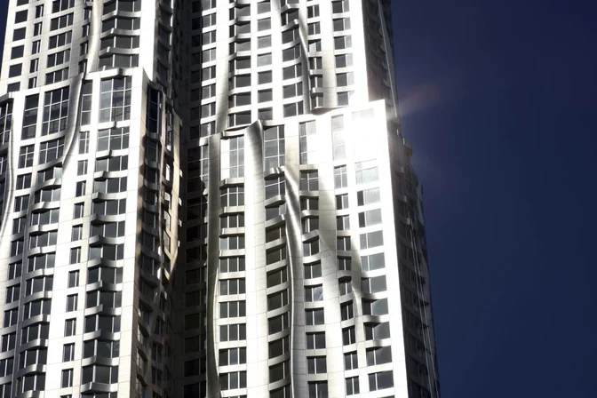 https://d206qjx0felmzj.cloudfront.net/unit-images/3764c9ba-b8e5-4d86-86c7-bc570cce8b70/s/07-new-york-by-gehry-8-spruce-shining-.webp