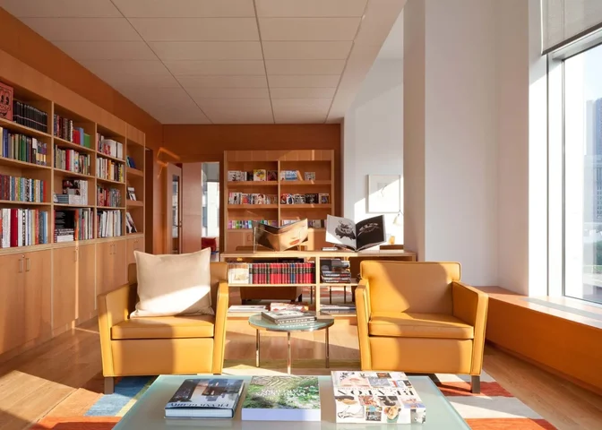 https://d206qjx0felmzj.cloudfront.net/unit-images/84a2b499-8ae0-4416-9345-90d0ee6ace6b/s/05-new-york-by-gehry-8-spruce-library-.webp